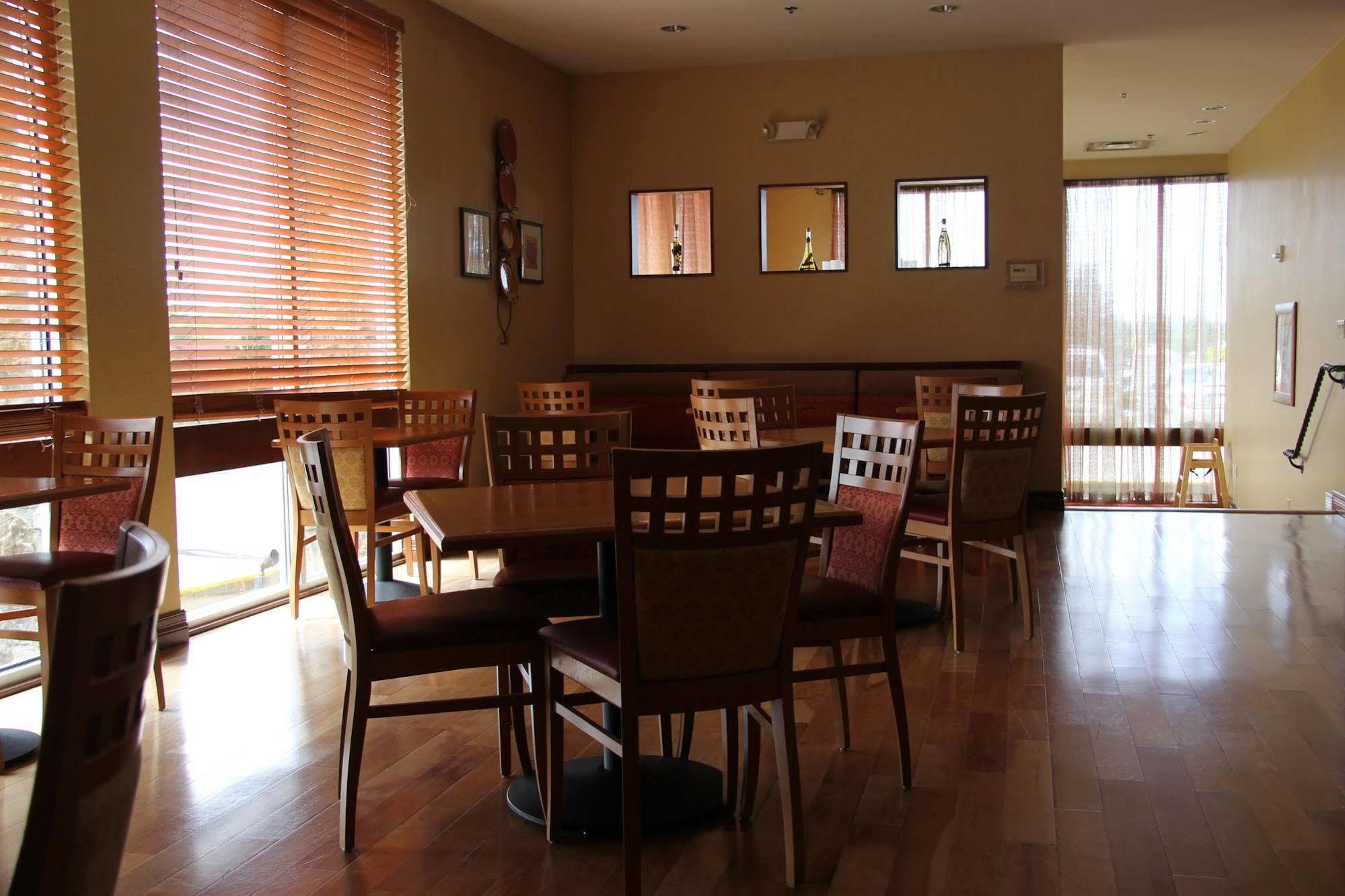 פטוסקי Odawa Hotel מראה חיצוני תמונה